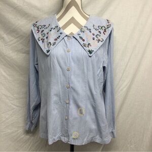 Garbo Vintage Embroidered Light Blue Women's Button Up Top Sz L